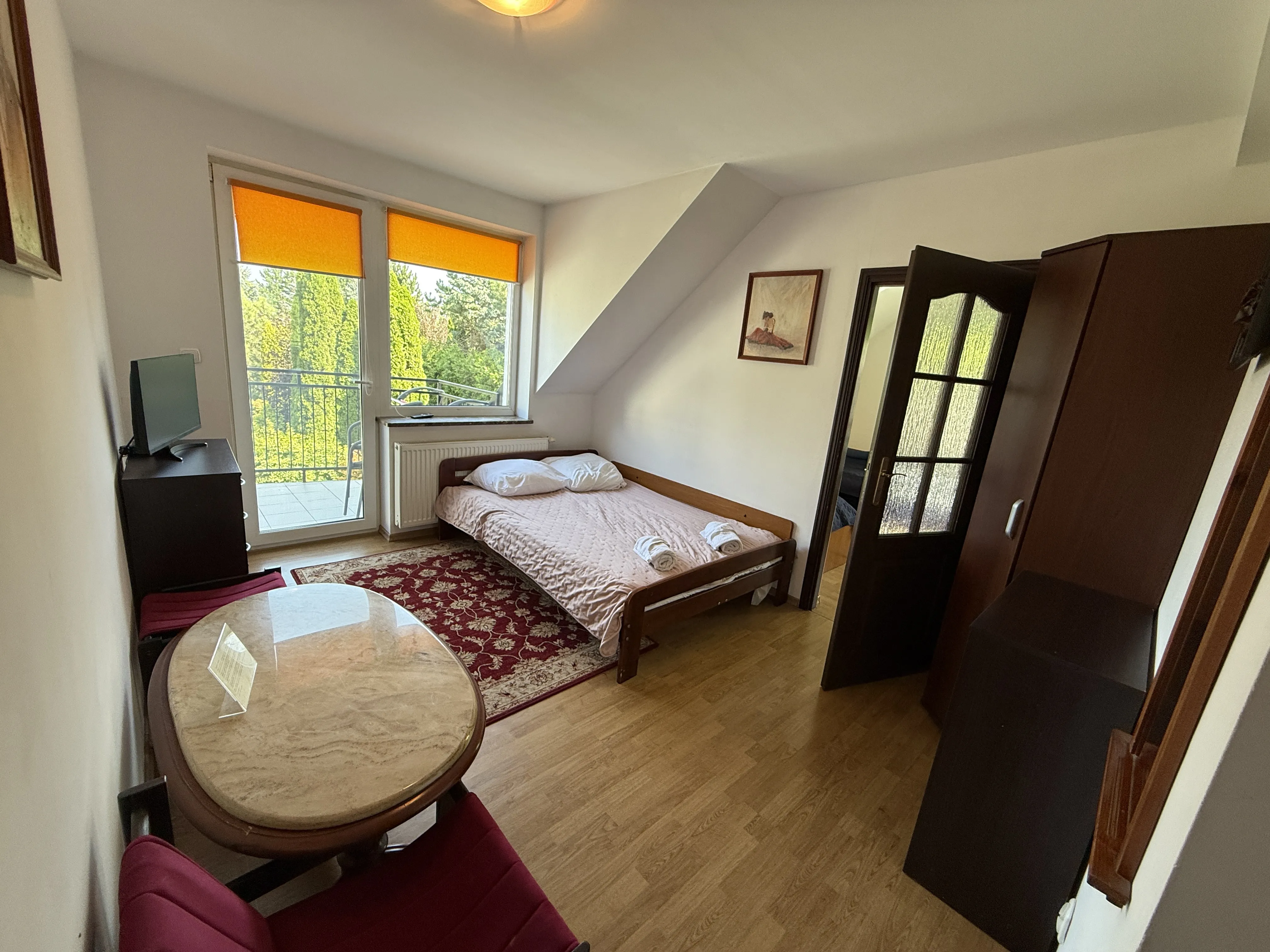 Pokój nr 3 - apartament z kuchnią i balkonem